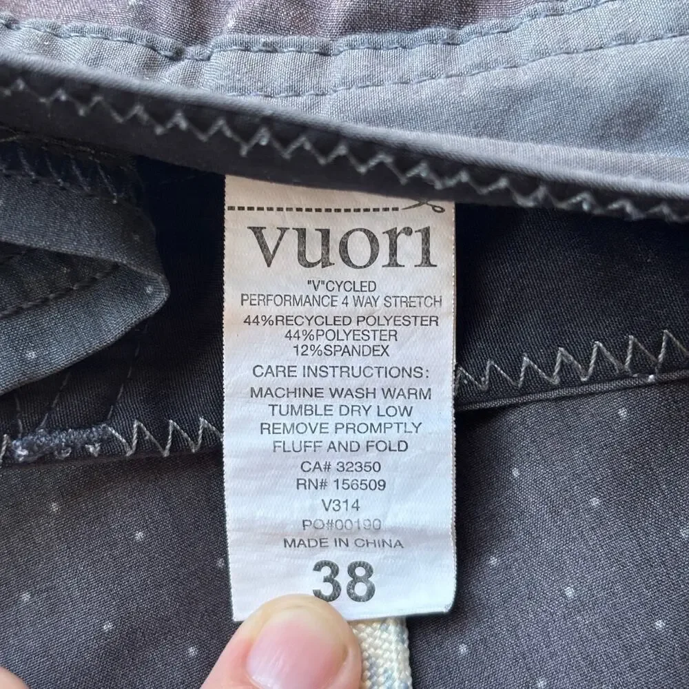 Vuori Cruise Board Shorts Men's 38 Black Gray Polka Dots Stretch Swim Trunks
